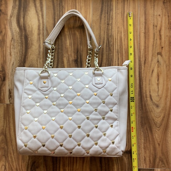 Betsey Johnson quilted handbag with hearts - Picture 7 of 13